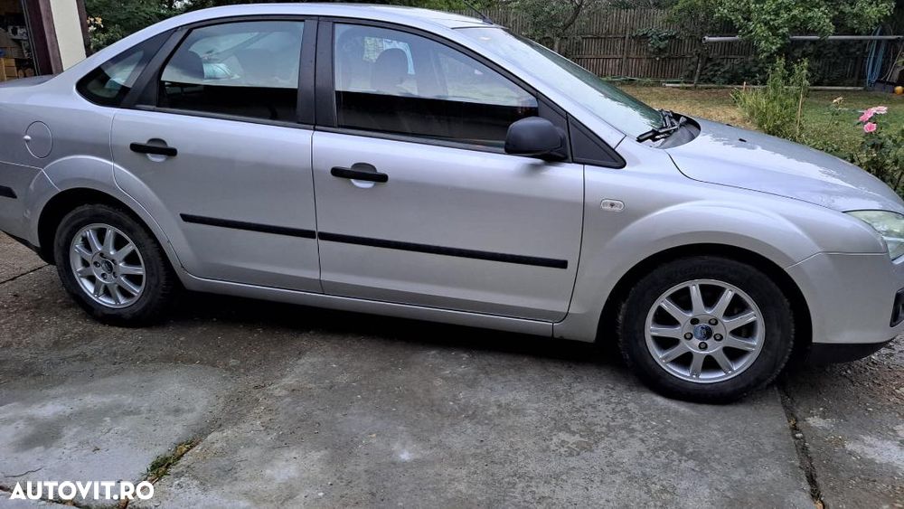 Ford Focus 1.6i Trend - 3