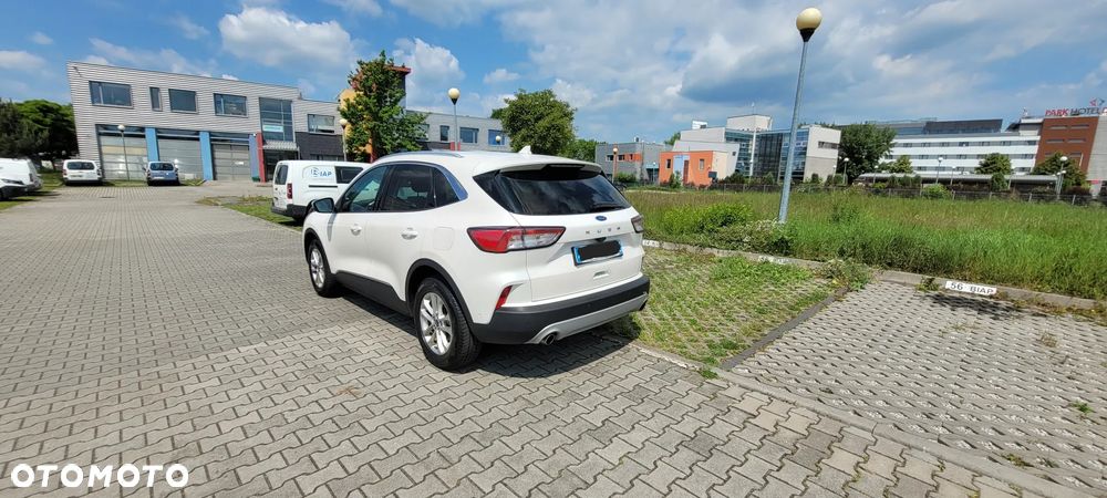 Ford Kuga 2.0 TDCi 2x4 Titanium - 3