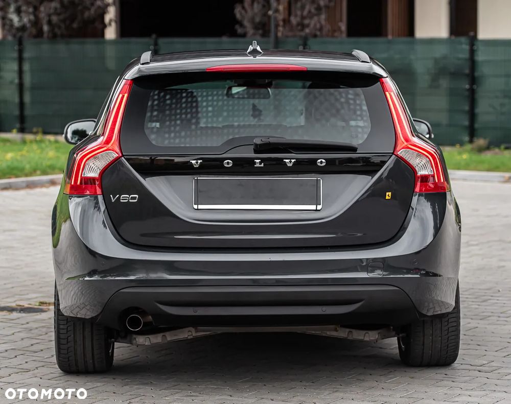 Volvo V60 D2 Momentum - 14