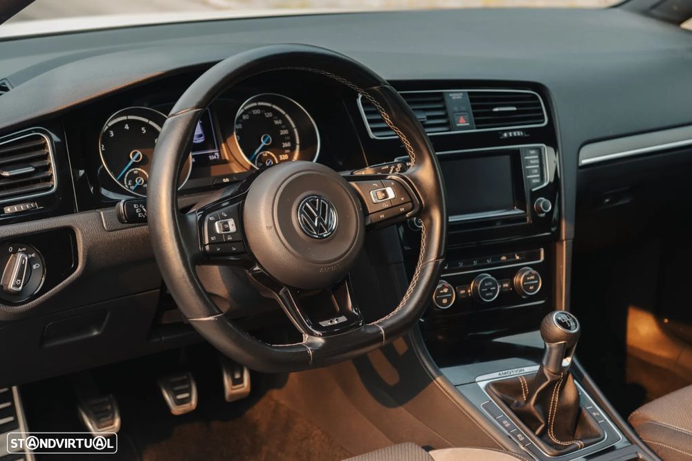 VW Golf R 4Motion BlueMotion - 21