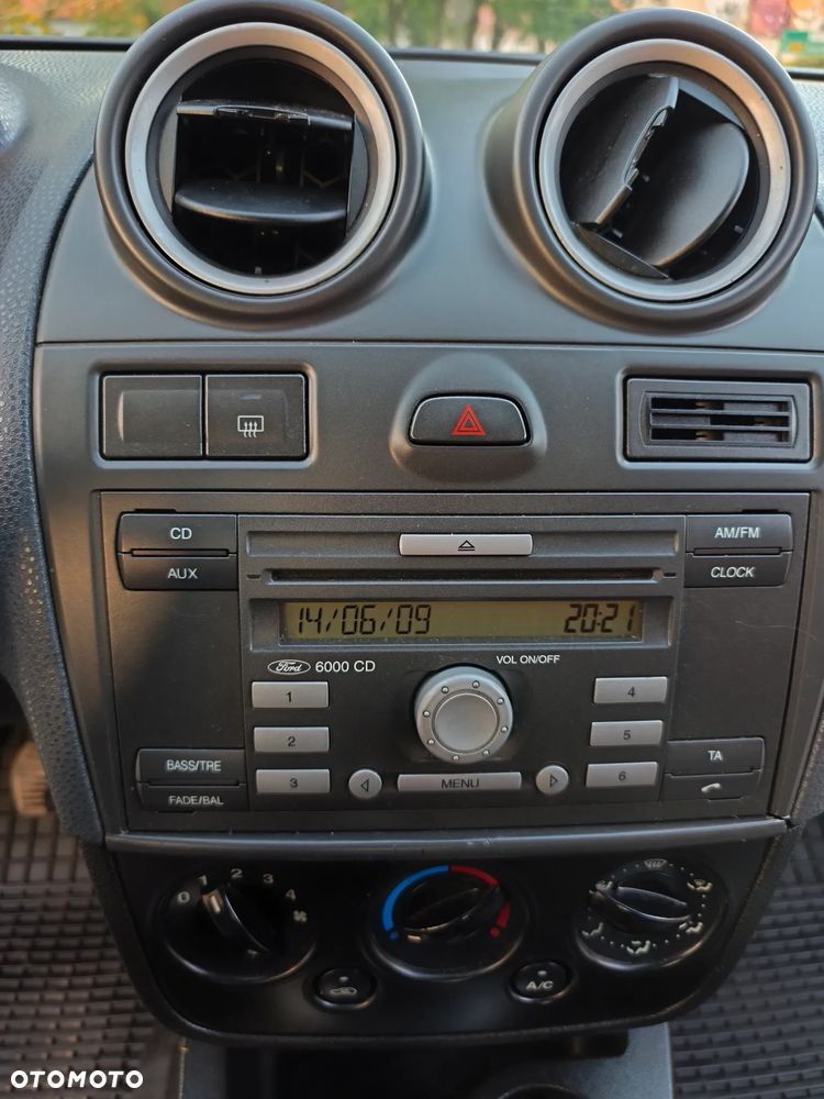 Ford Fiesta - 19