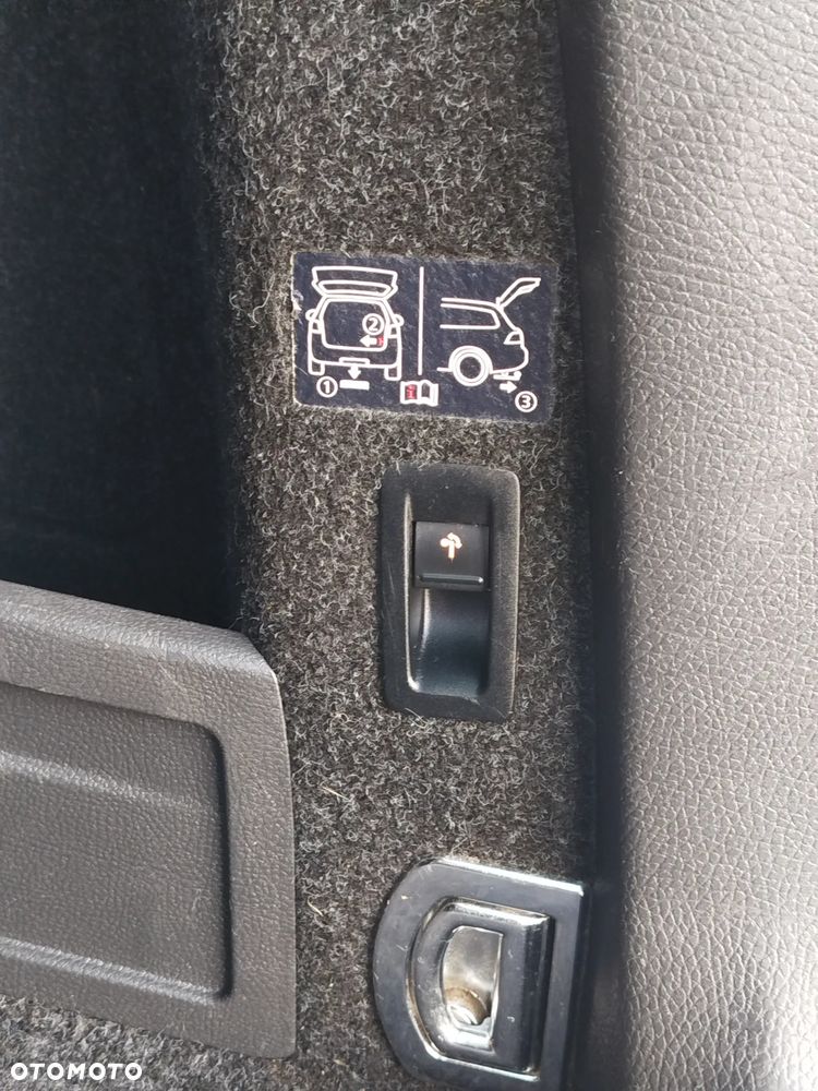 Volkswagen Passat - 13