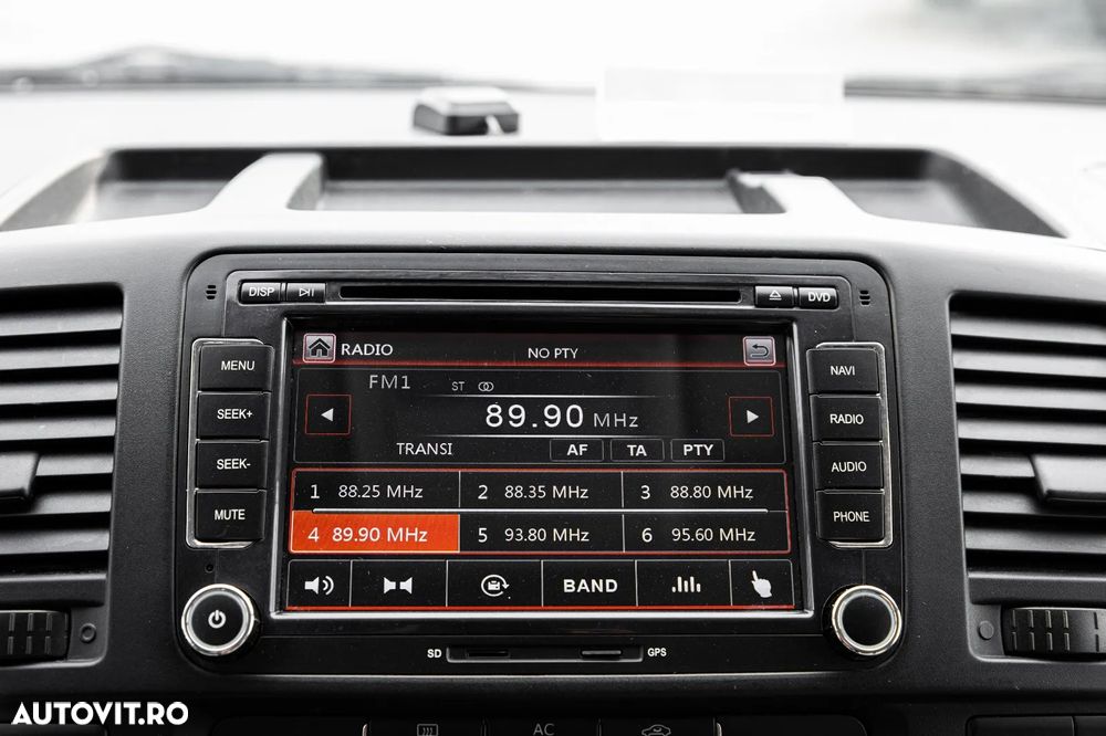 Volkswagen Caravelle - 15