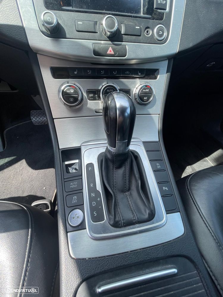 VW Passat Variant - 12