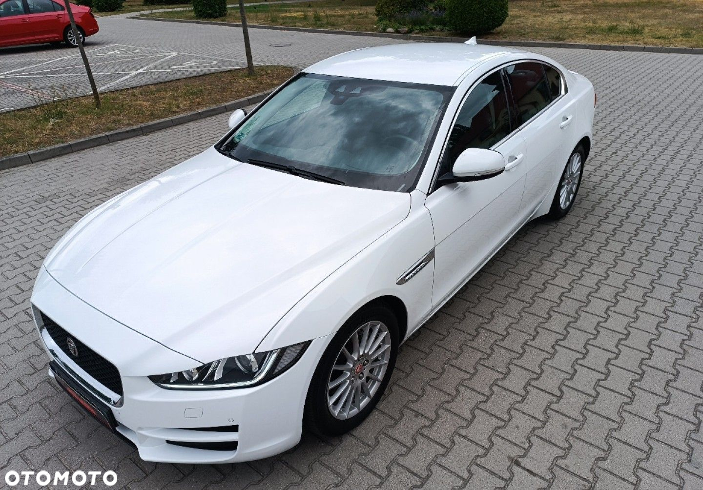 Jaguar XE - 5