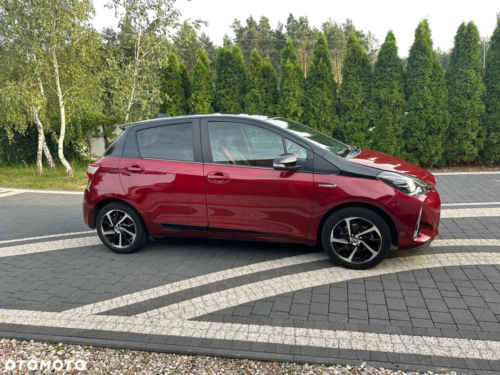 Toyota Yaris Hybrid 100 Selection Platinum - 4