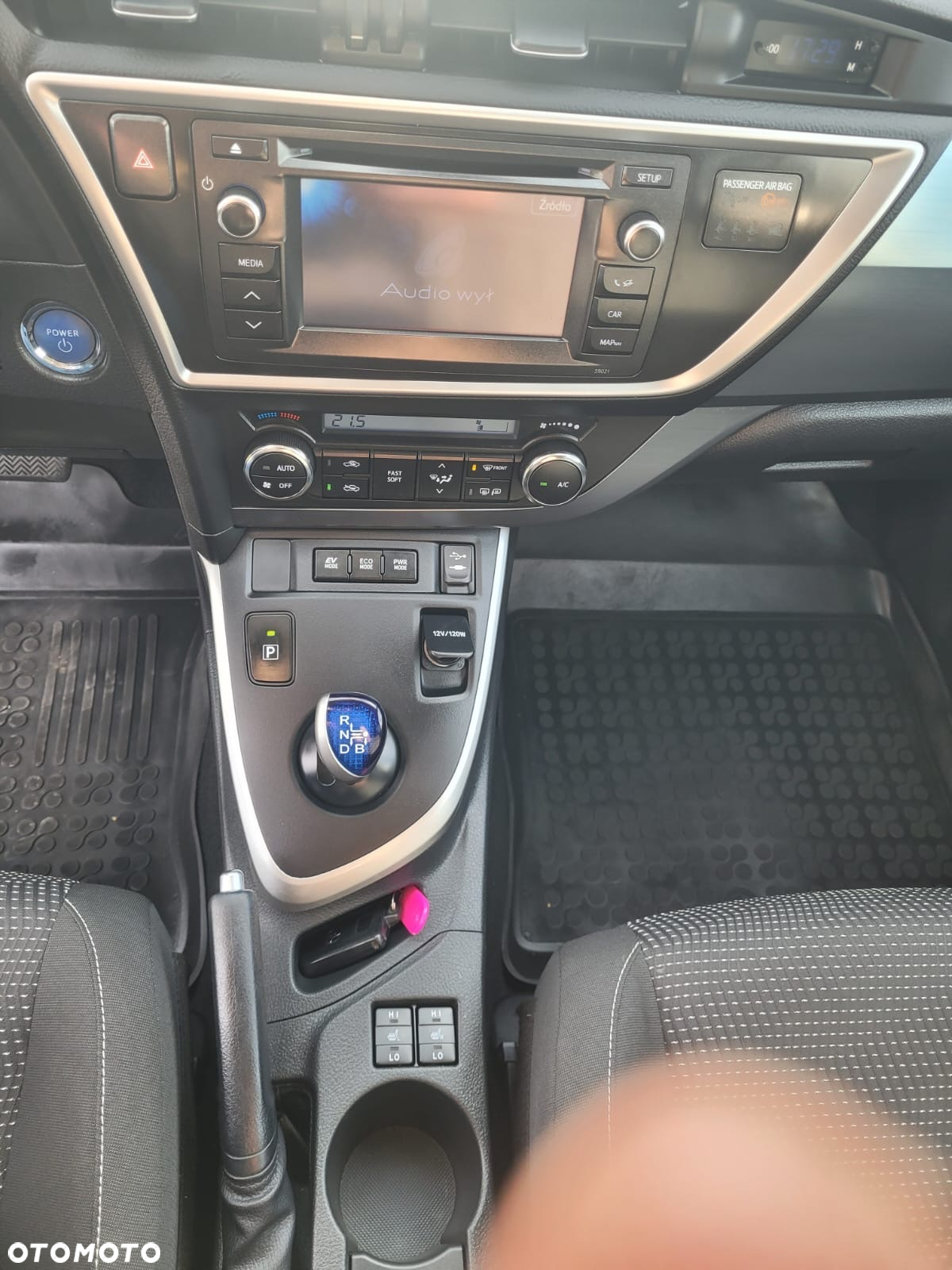 Toyota Auris - 22