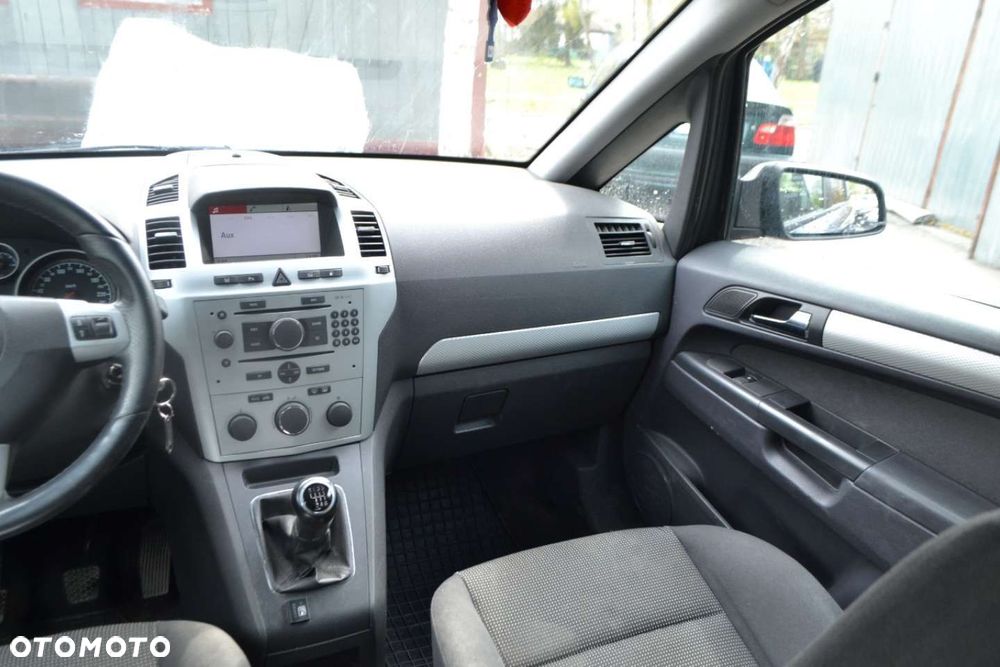 Opel Zafira - 8