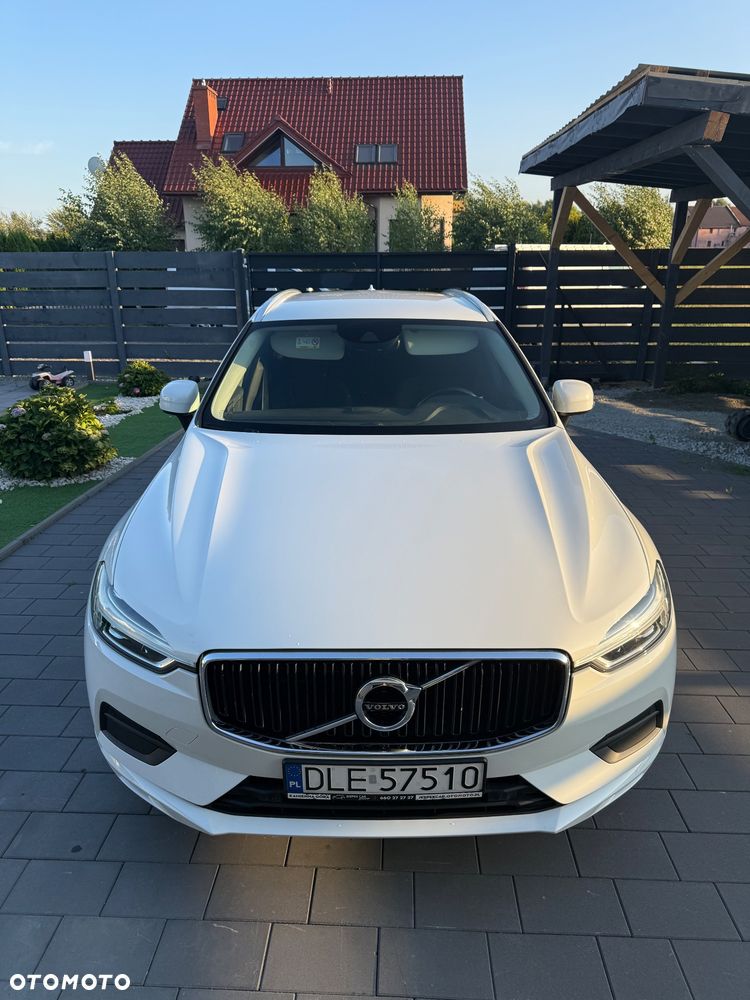 Volvo XC 60 B4 D AWD Momentum - 4