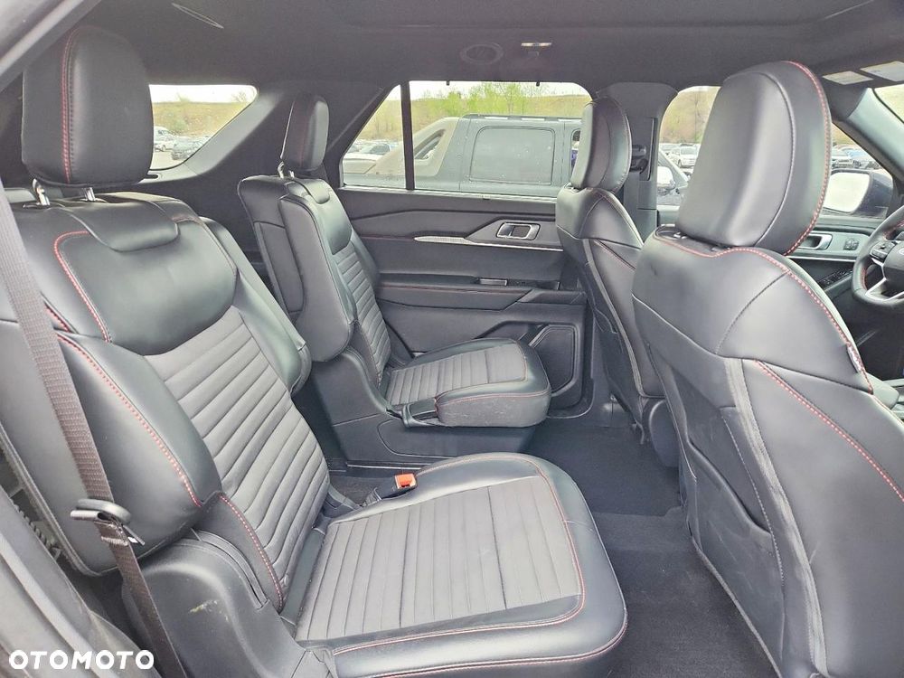 Ford Explorer - 11