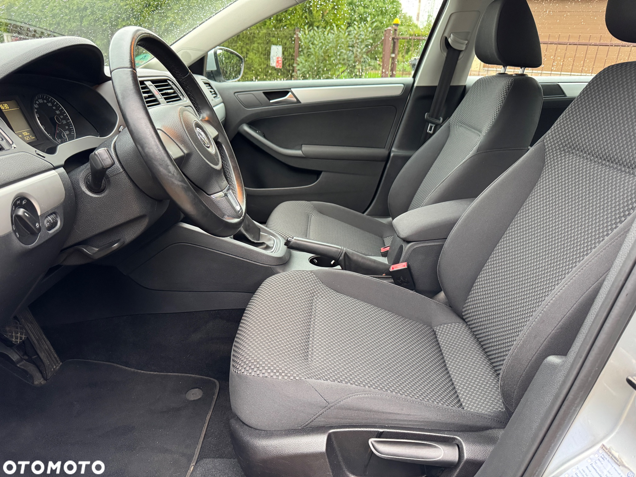 Volkswagen Jetta - 30