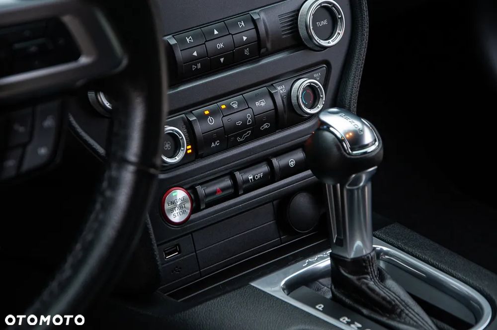 Ford Mustang - 33