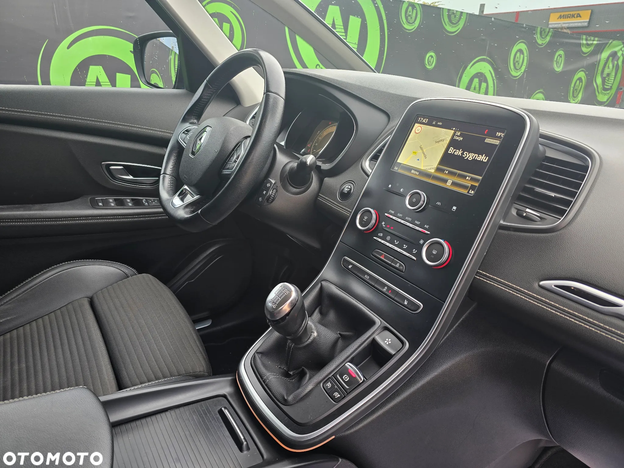 Renault Grand Scenic - 18