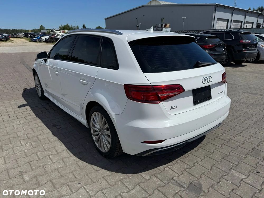 Audi A3 Sportback - 1