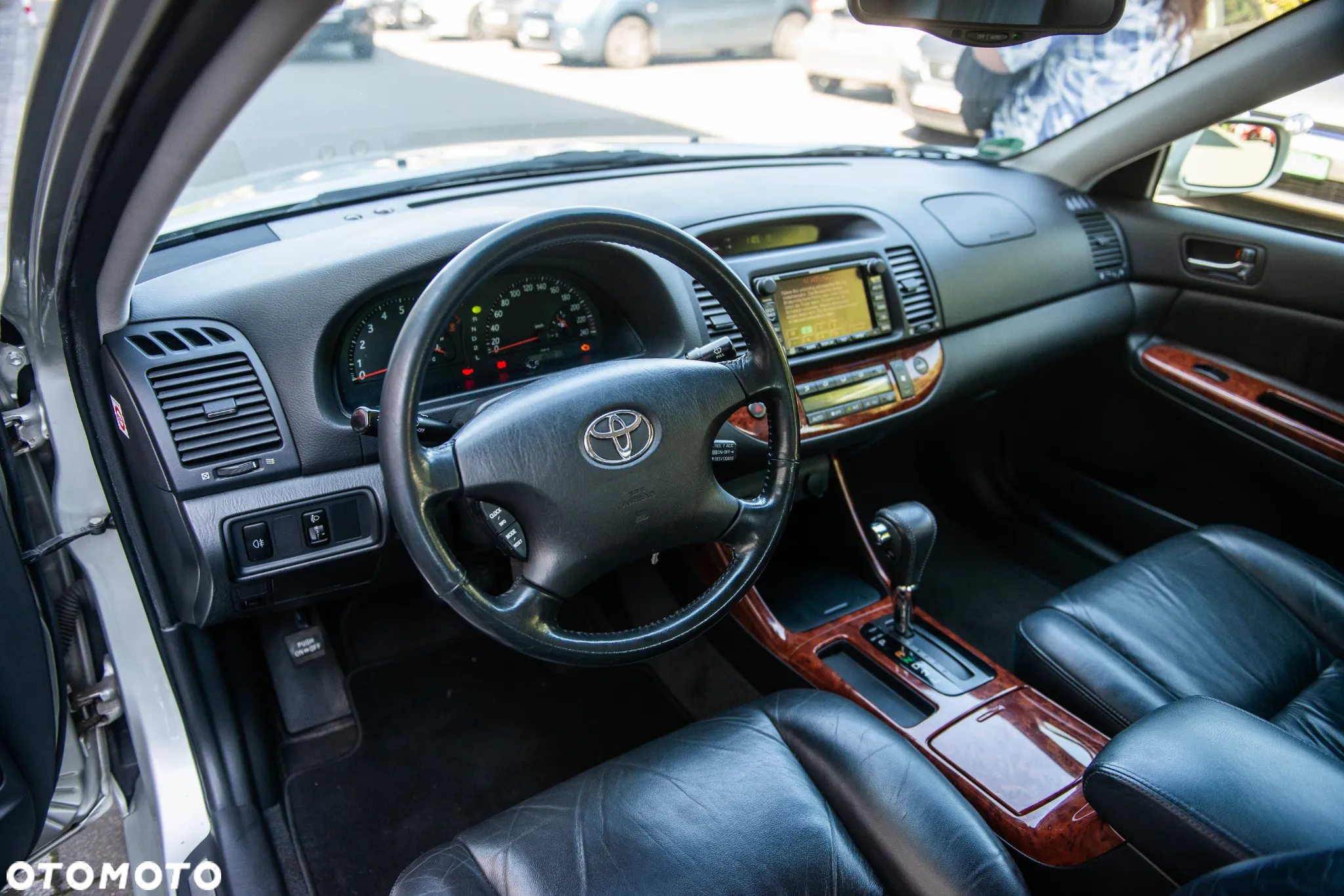 Toyota Camry 3.0 V6 - 16