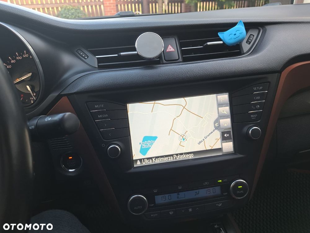 Toyota Avensis 1.8 Premium - 10