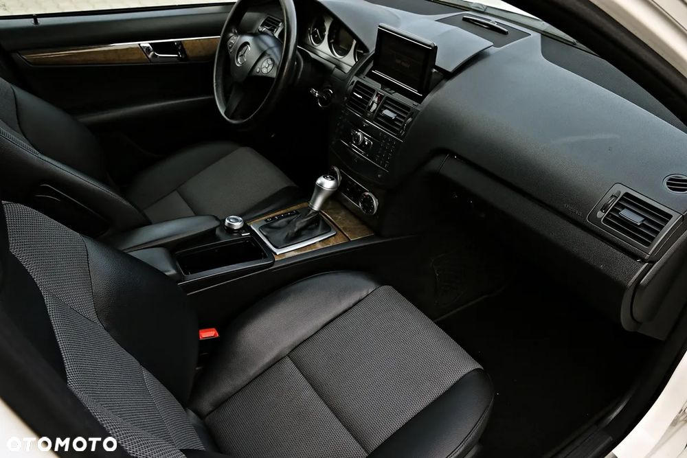 Mercedes-Benz Klasa C 220 CDI DPF Automatik Avantgarde - 8