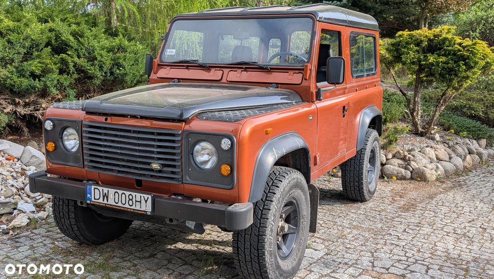 Land Rover Defender - 2