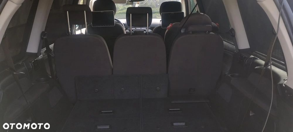 Ford Galaxy 2.3 Ghia - 28