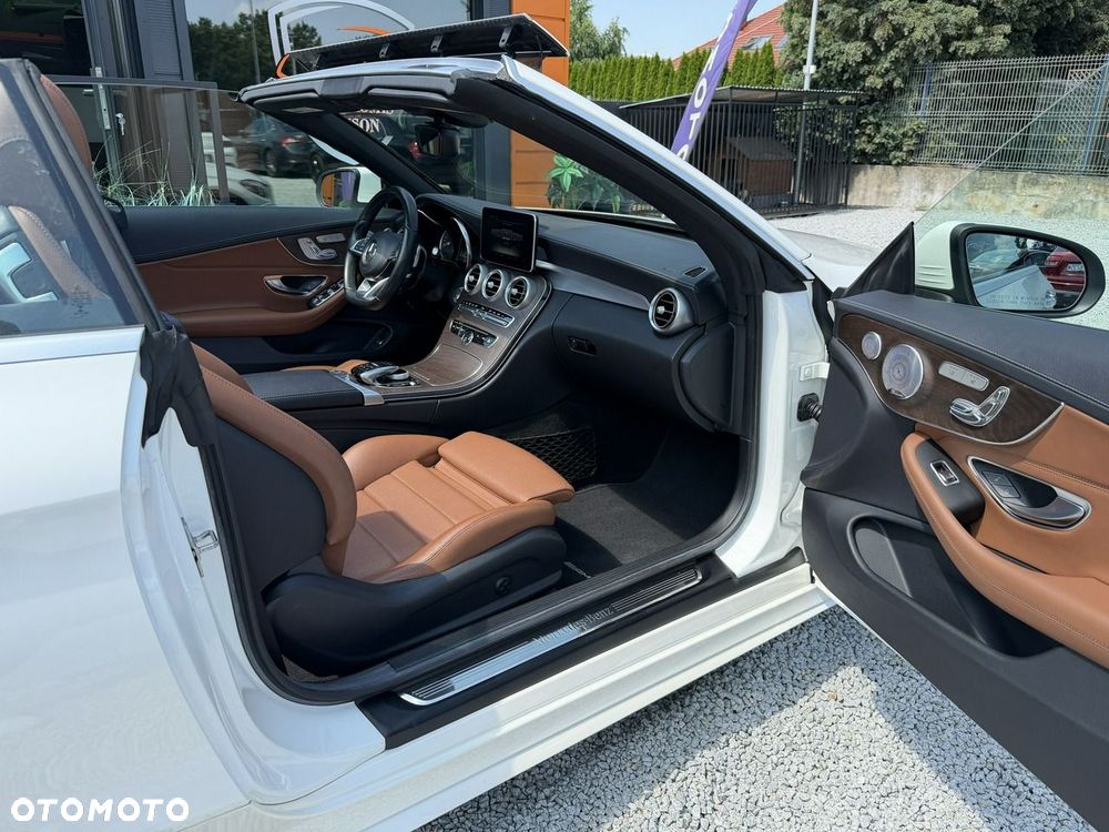 Mercedes-Benz Klasa C 300 9G-TRONIC AMG Line - 25