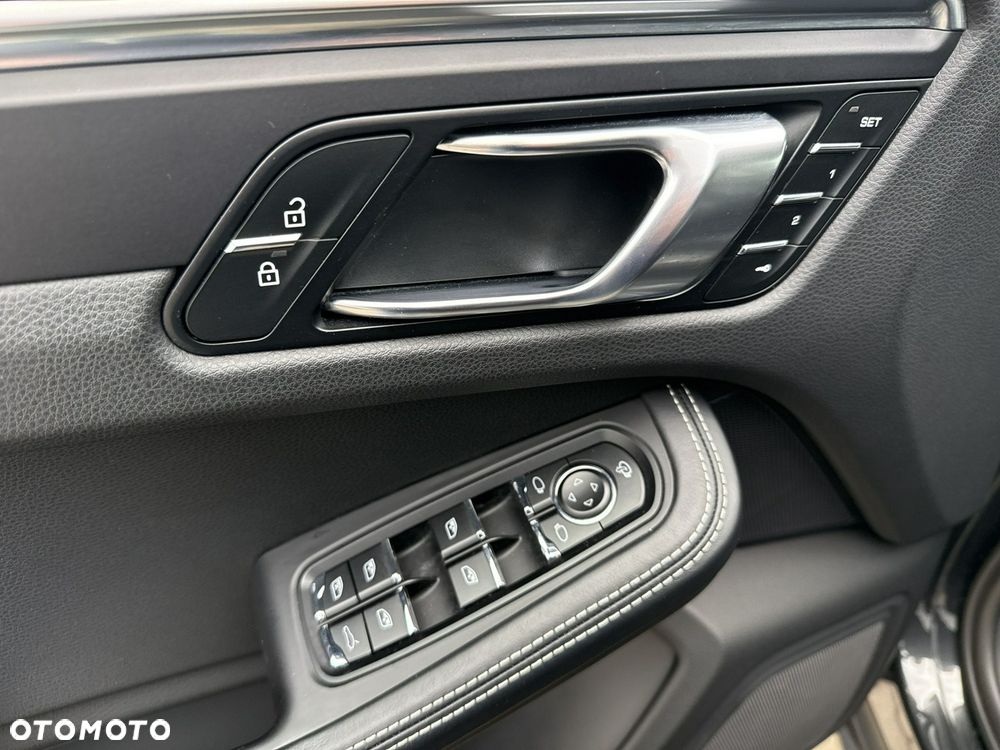 Porsche Macan T PDK - 12