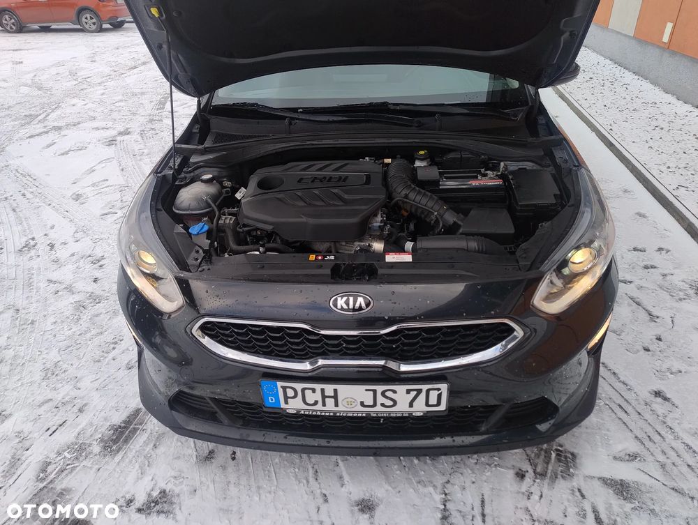 Kia Ceed 1.6 CRDi mHEV L Business Line - 24