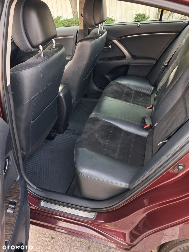 Toyota Avensis 2.0 D-4D Premium - 9