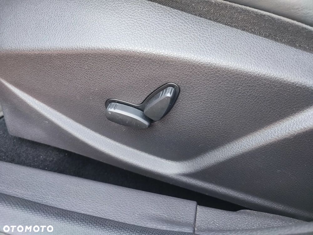 Ford Focus 1.6 EcoBoost Start-Stopp-System Titanium - 25