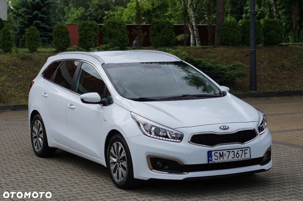 Kia Ceed 1.6 GDI Dream Team Edition - 5