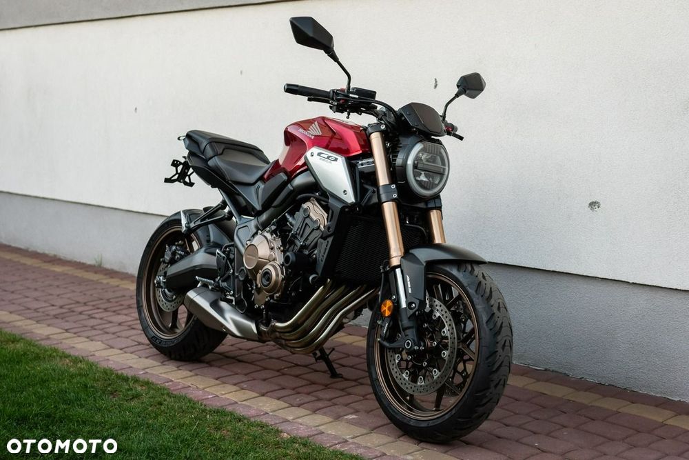 Honda CB - 1
