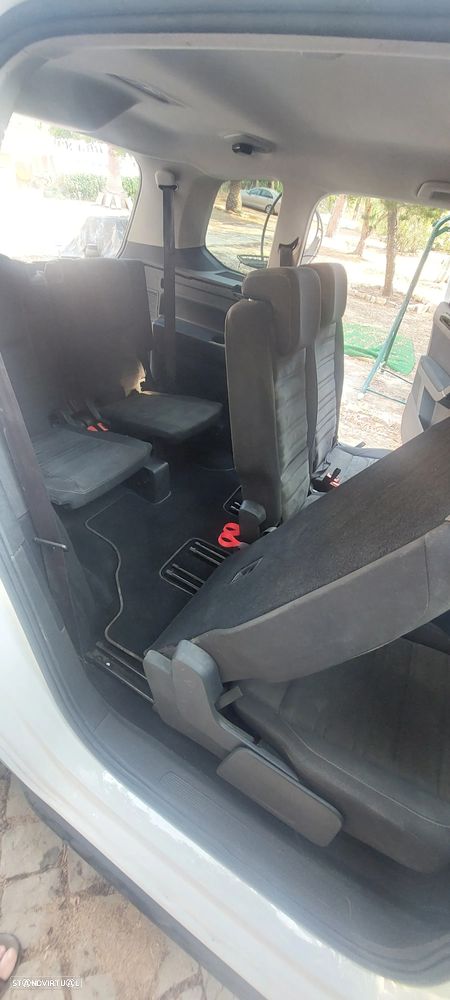 VW Touran 1.6 TDI R-Line DSG - 8