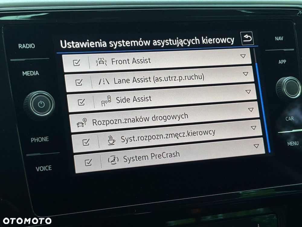 Volkswagen Passat Variant 2.0 TDI SCR Elegance DSG - 25