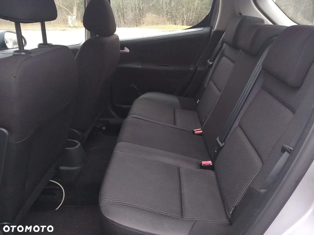 Peugeot 207 1.4 HDi Trendy Euro5 - 7