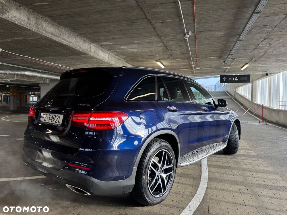 Mercedes-Benz GLC 250 4Matic 9G-TRONIC AMG Line - 5