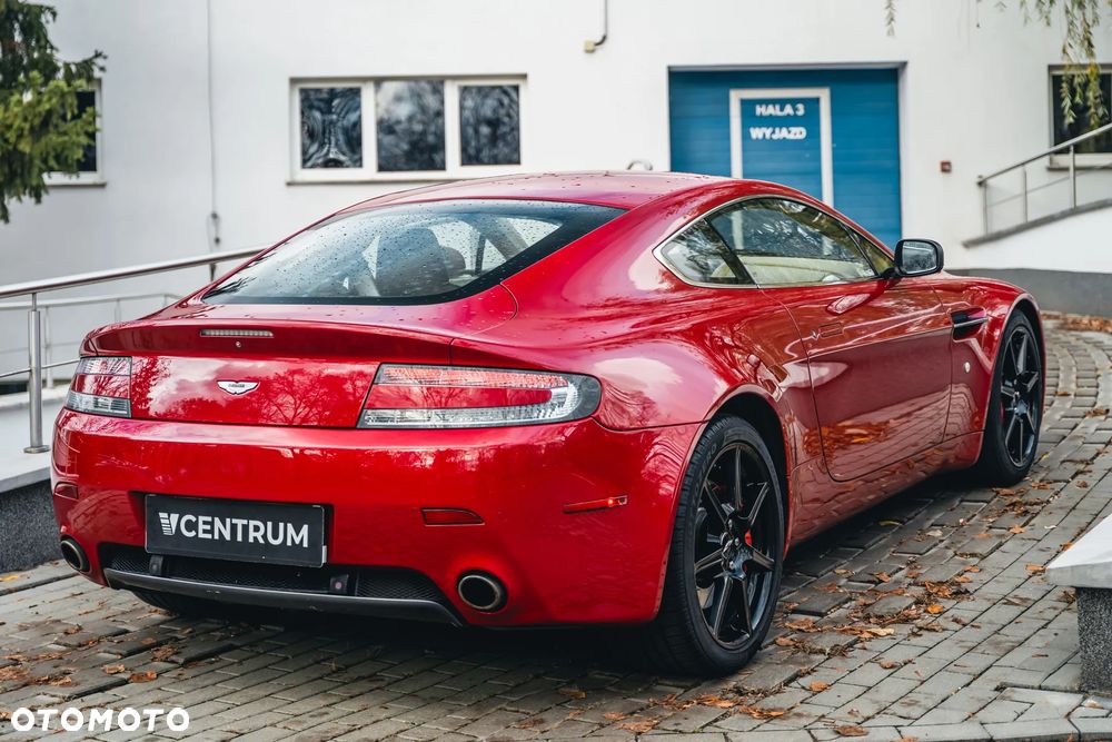 Aston Martin V8 Vantage - 6