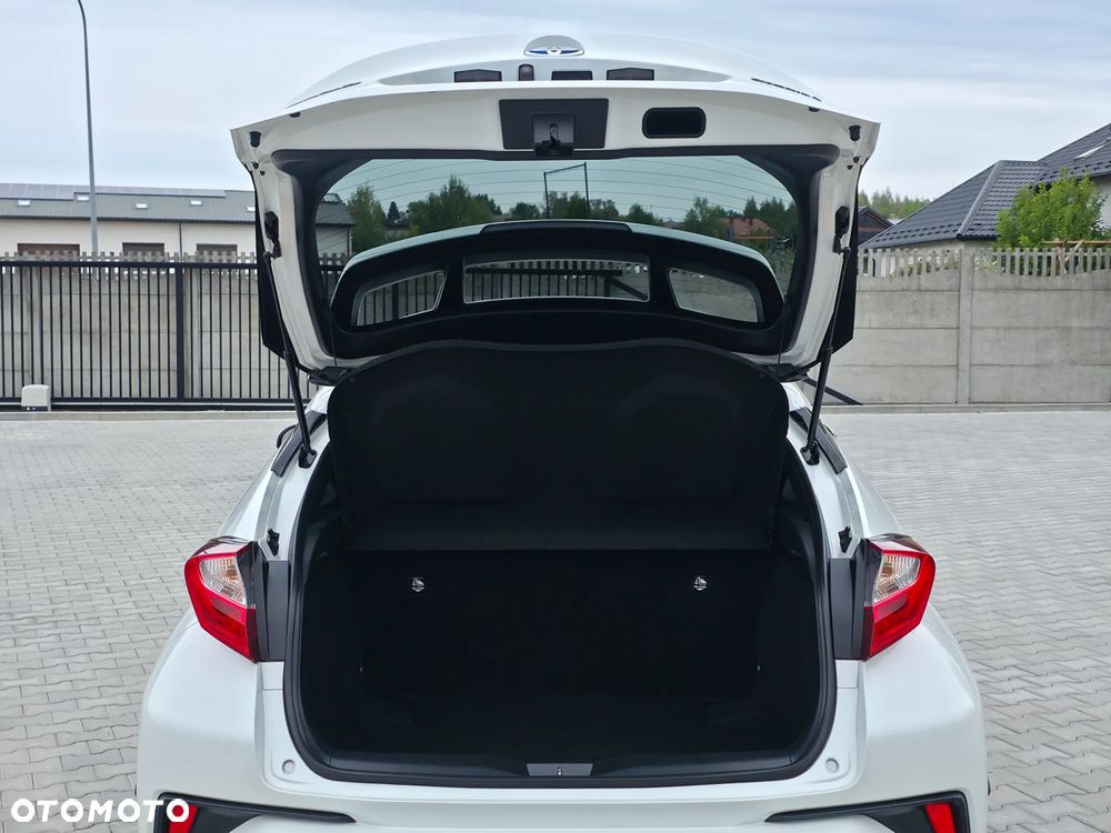 Toyota C-HR Lounge - 22