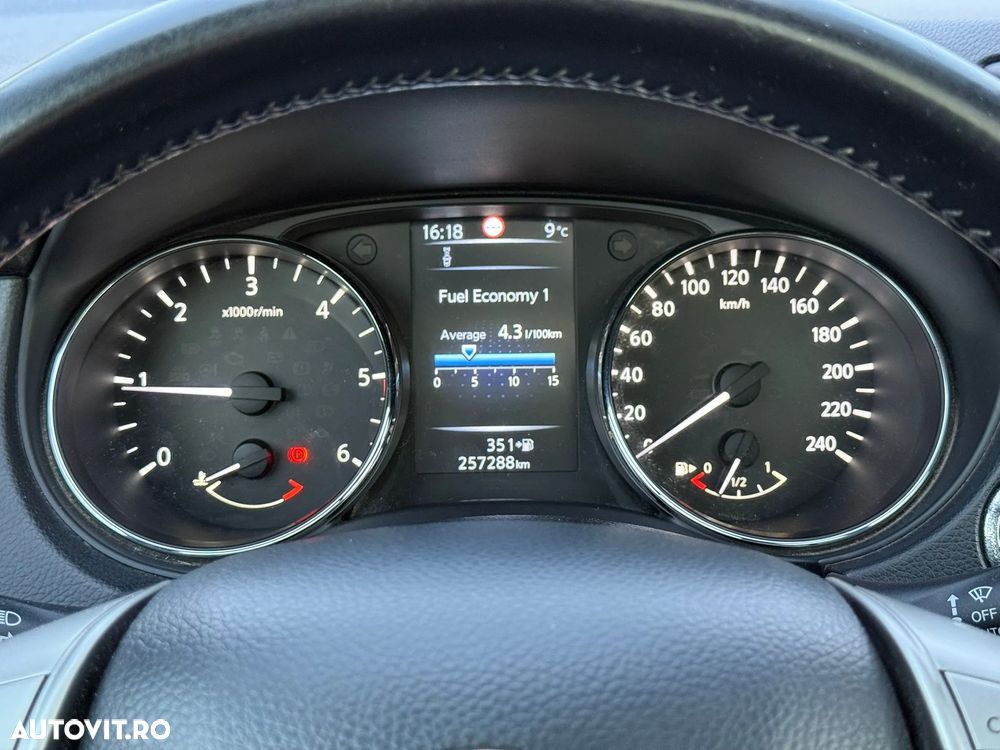 Nissan Qashqai 1.6 DCI N-Connecta - 12