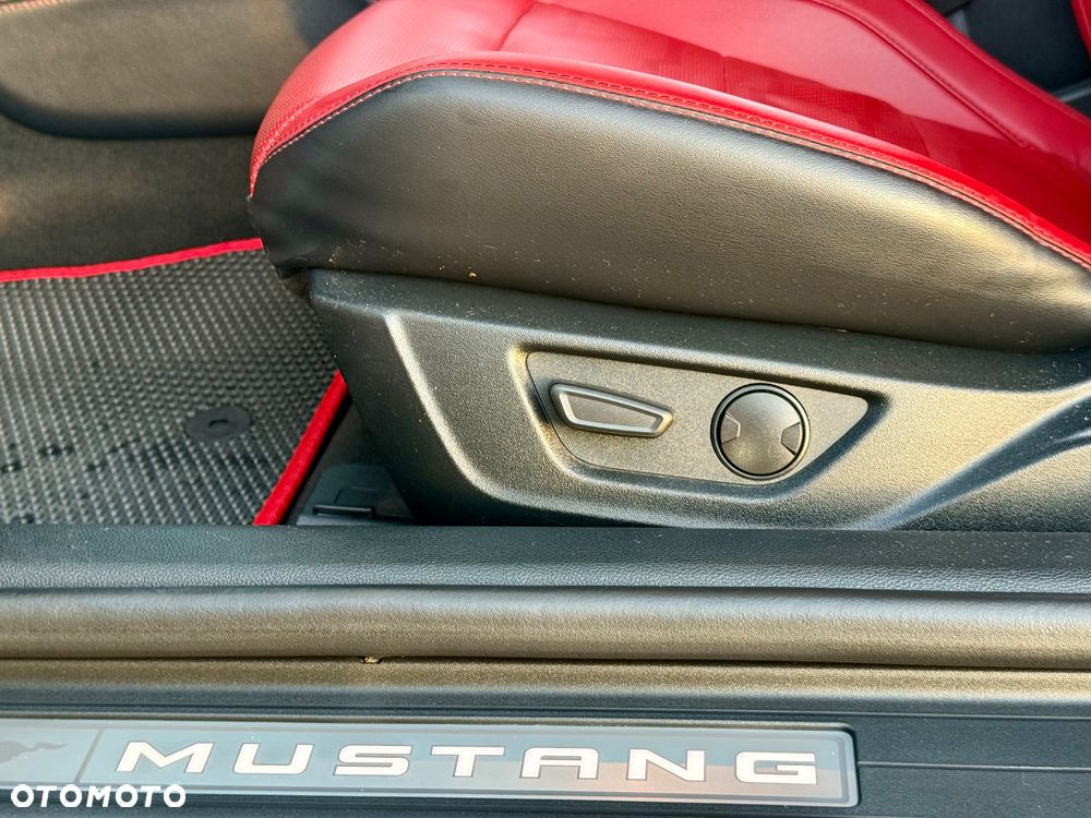 Ford Mustang - 21