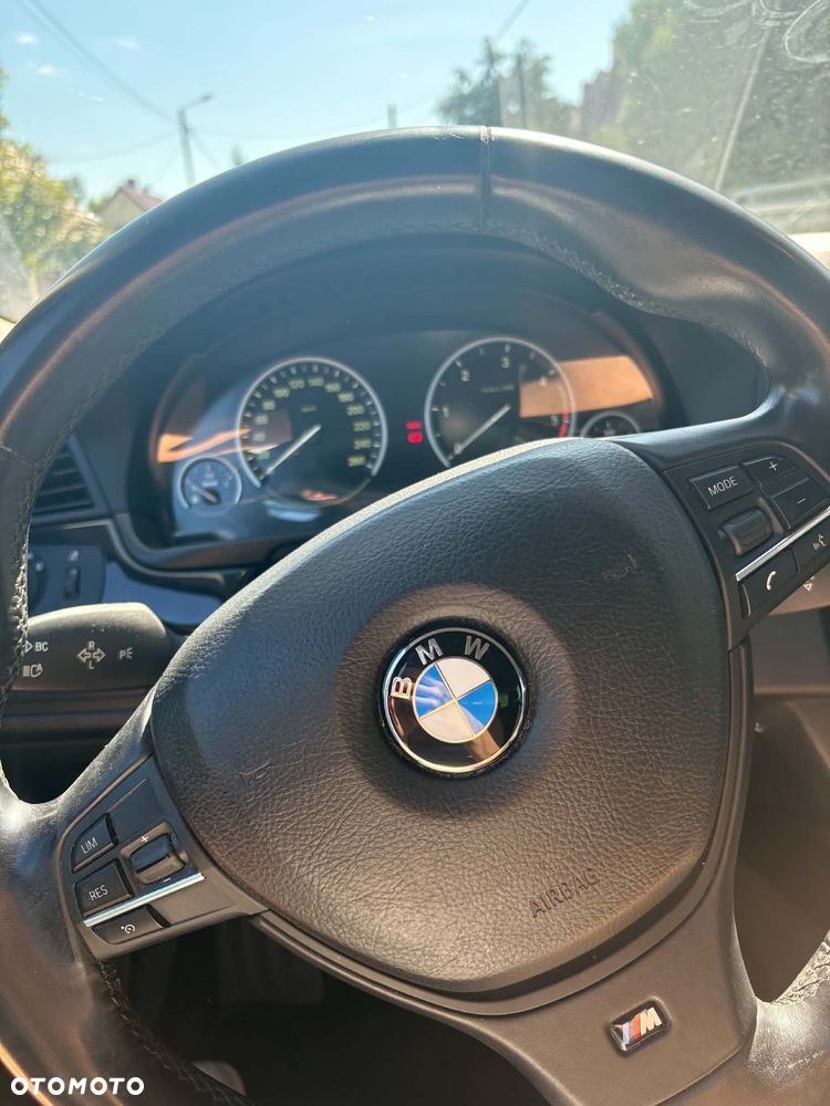BMW Seria 5 525d - 16