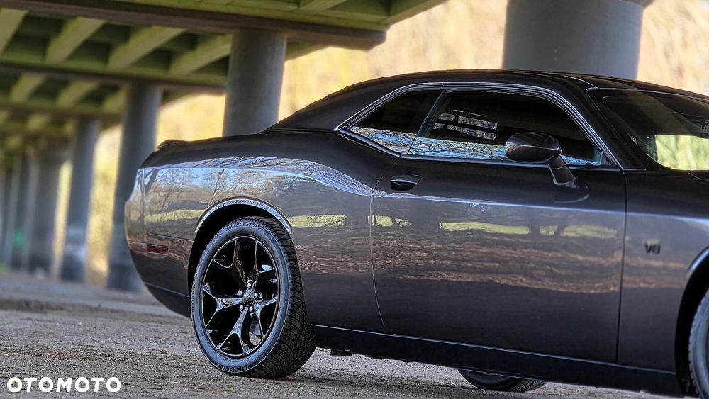 Dodge Challenger - 10