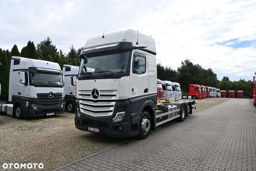 Mercedes-Benz Actros 2545 BDF Gigaspace winda