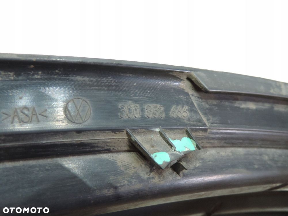 KRATKA ZDERZAKA PRAWA VW PASSAT B6 - 8