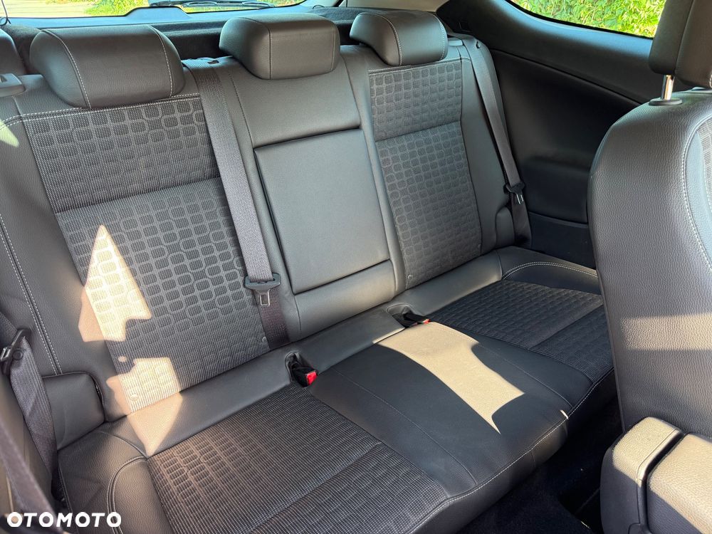 Opel Astra 1.6 Turbo Innovation - 25