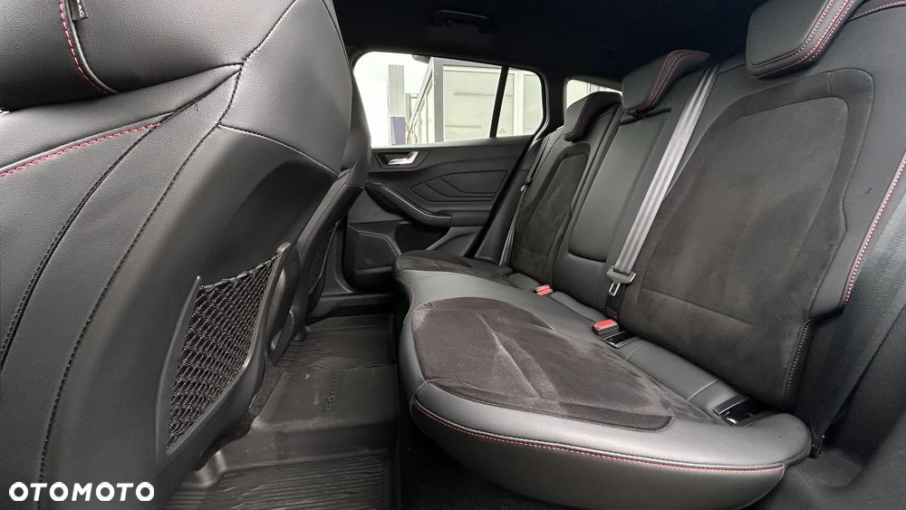 Ford Focus 2.3 EcoBoost ST X - 19