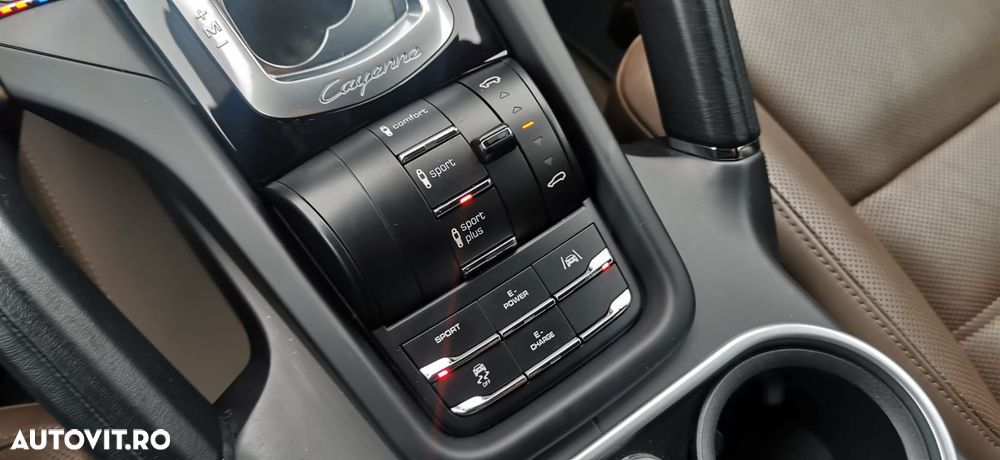 Porsche Cayenne - 20