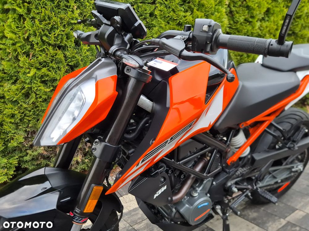 KTM Duke 125 - 24