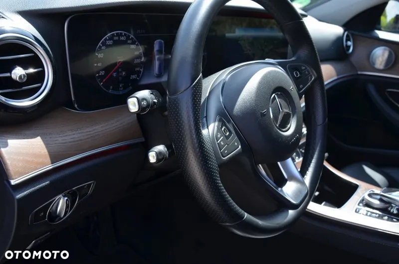 Mercedes-Benz Klasa E 350 d 4Matic T 9G-TRONIC Avantgarde - 34