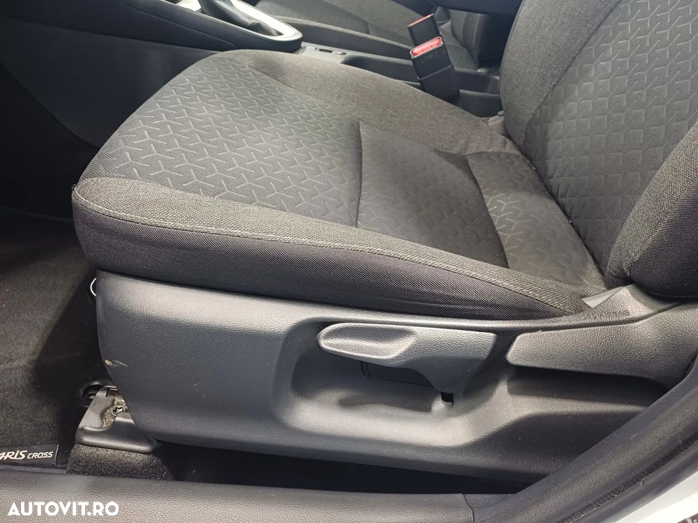 Toyota Yaris 1.5 VVT-i HSD Exclusive Style - 10