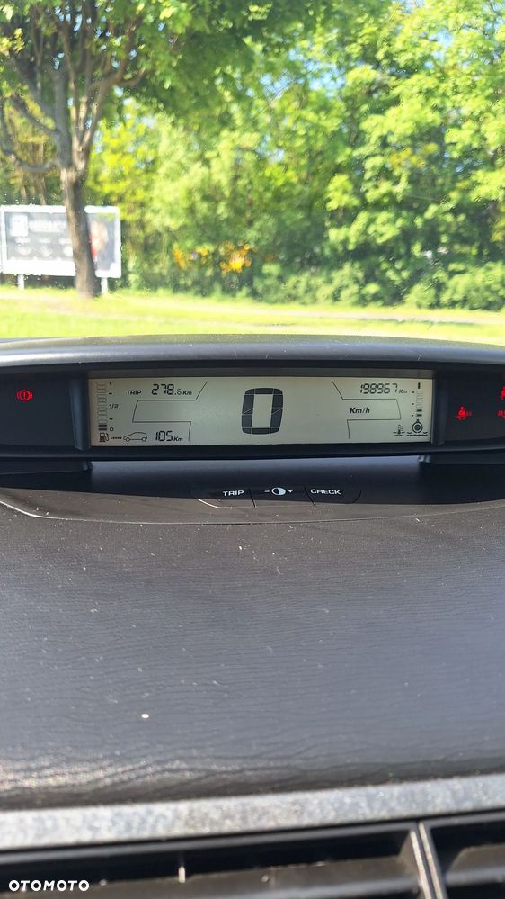 Citroën C4 2.0 16V Exclusive - 7
