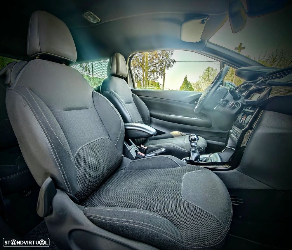 Citroën DS3 1.6 HDi Airdream Sport Chic - 17